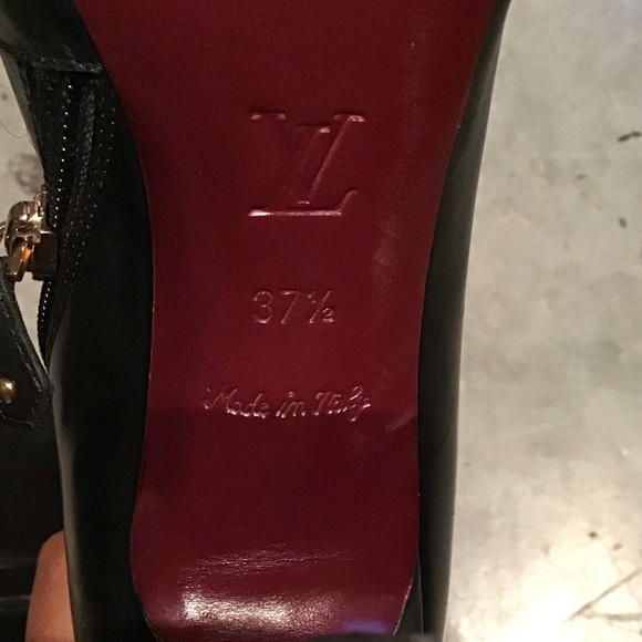 Louis Vuitton - Picture 1 of 3